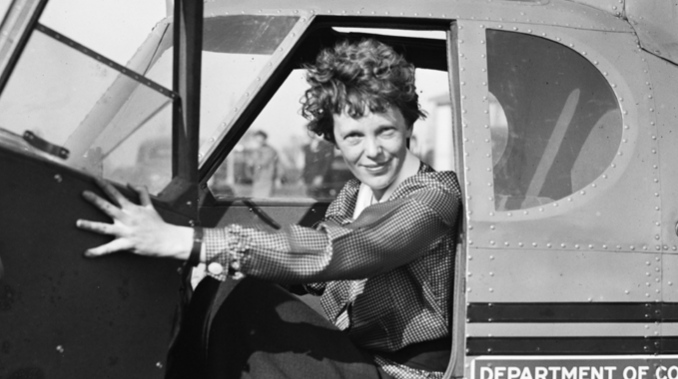 ¿Quién fue la piloto Amelia Earhart?